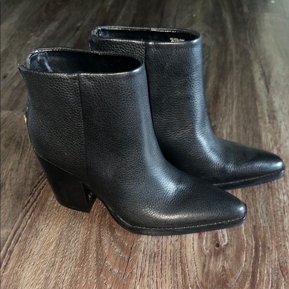 🆕 Vince Camuto Polleah Bootie - Picture 1 of 7
